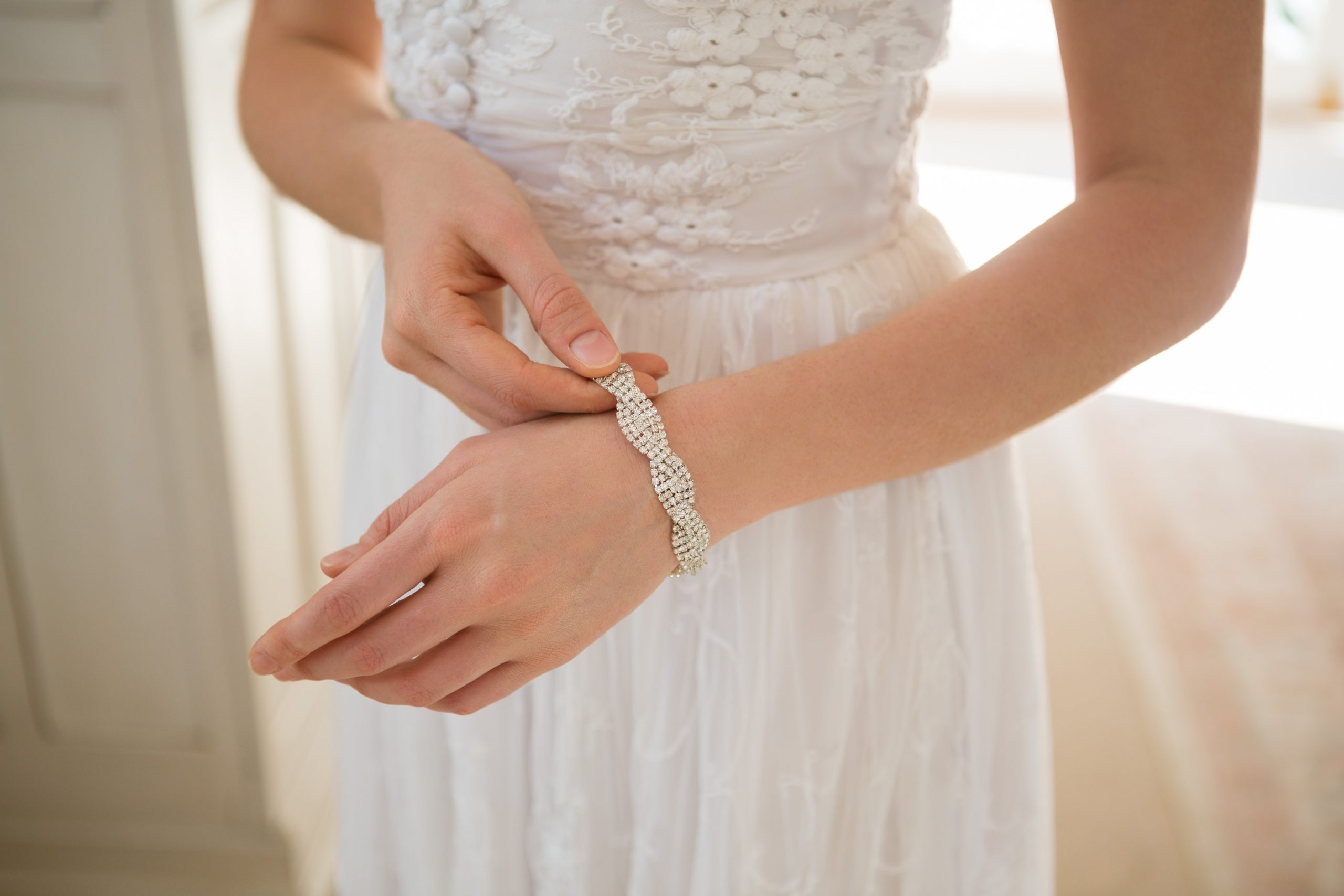 The Diamond Bracelet & Bangle Guide